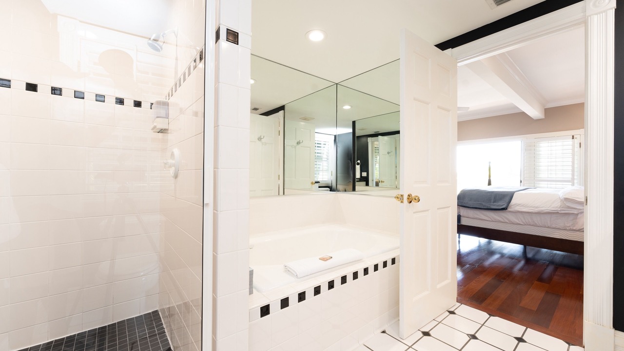 Photo of Bathroom in Truman Annex