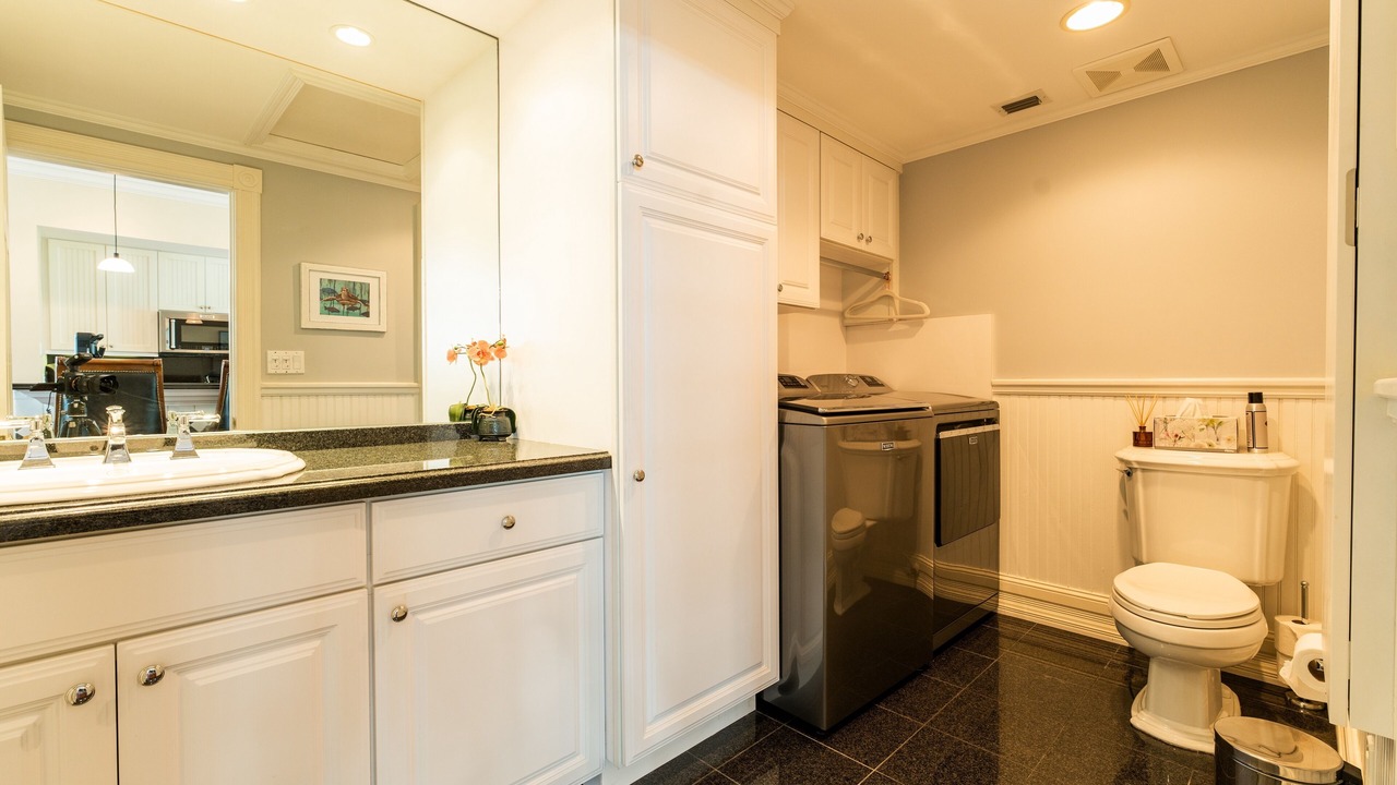 Photo of Bathroom in Truman Annex