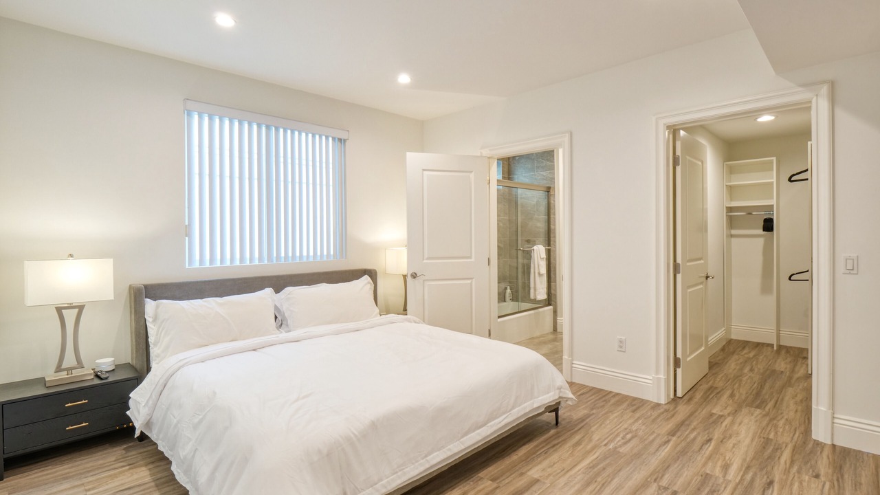 Photo of Bedroom in Pico - Robertson