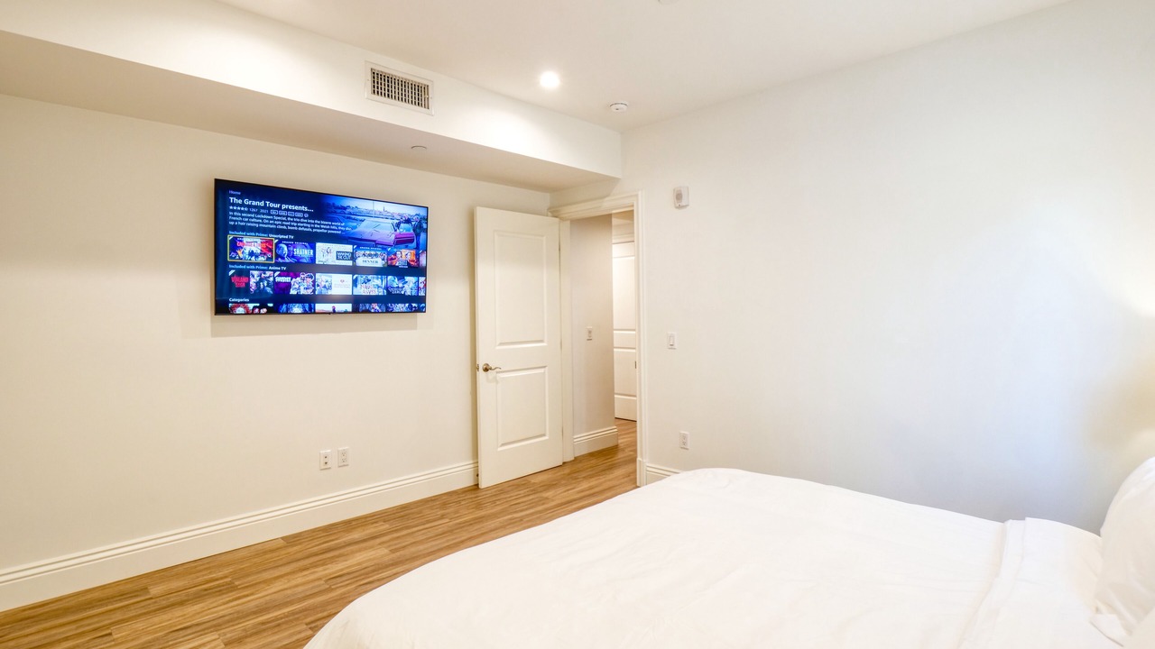 Photo of Bedroom in Pico - Robertson