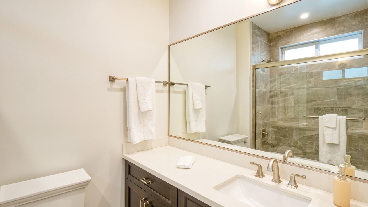 Photo of Bathroom in Pico - Robertson