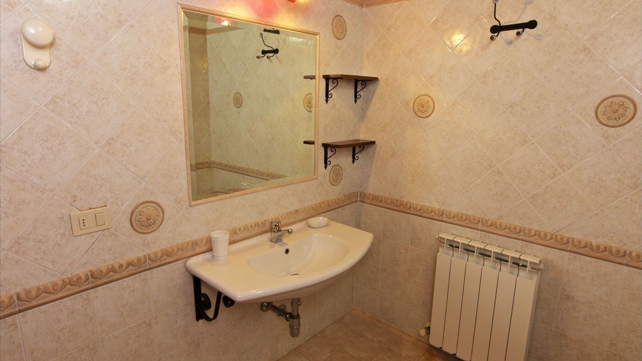 Photo of Bathroom in Cortona