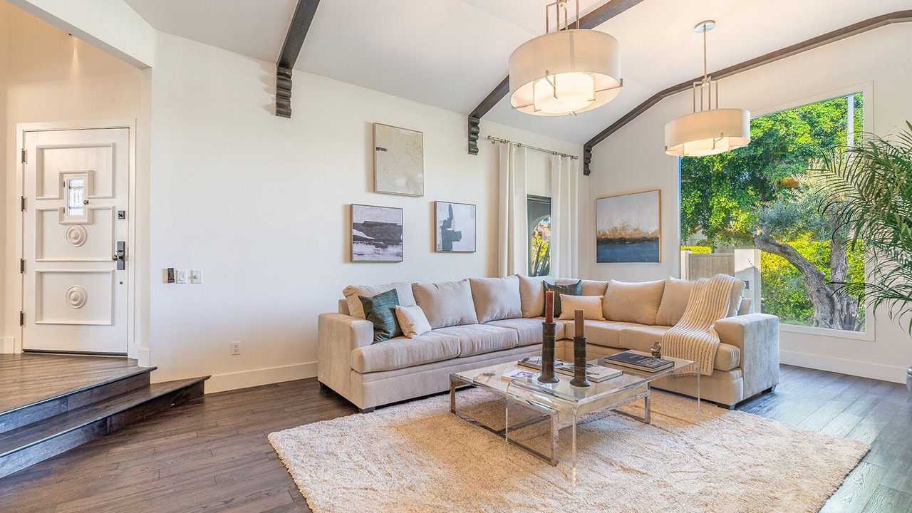 Photo of Livingroom in Beverly Grove