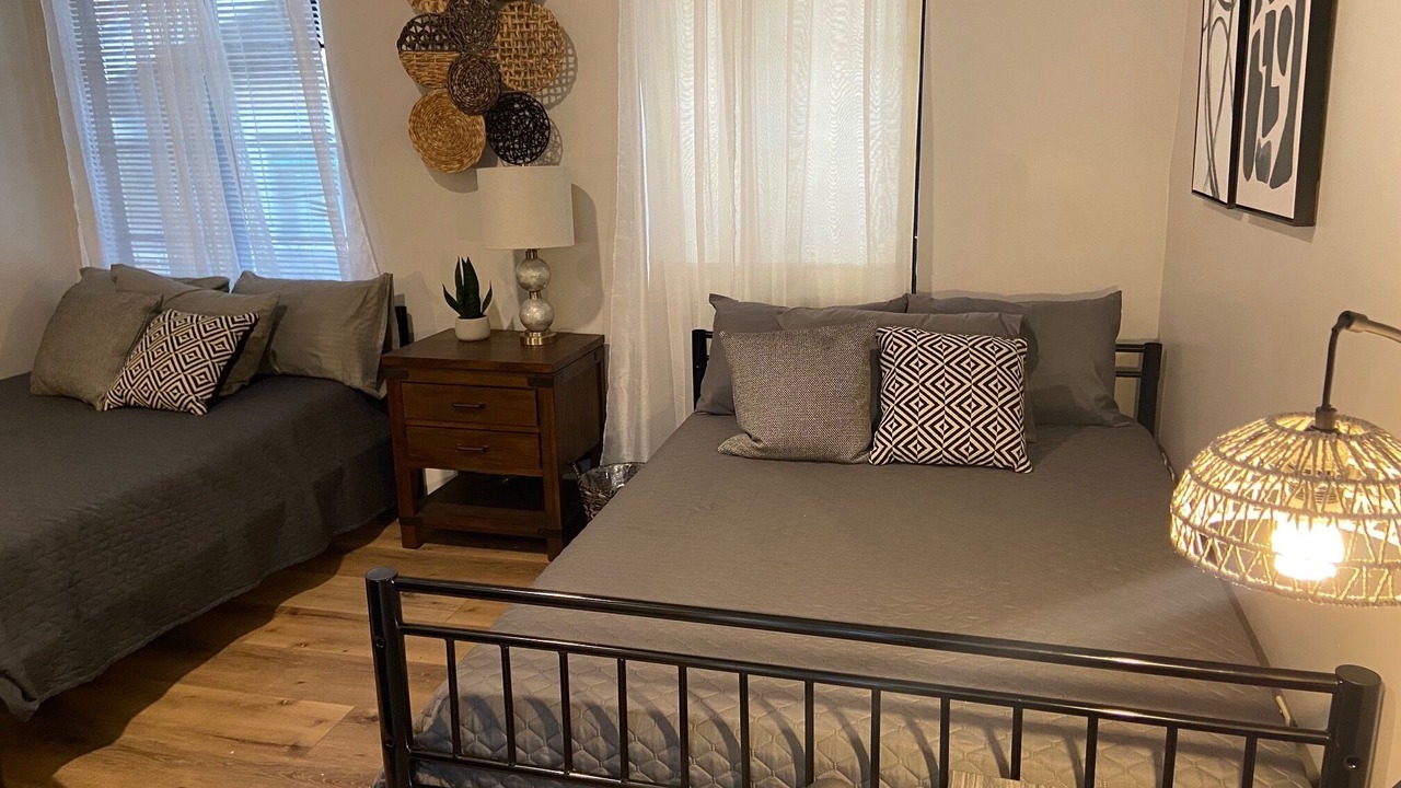 Photo of Bedroom in Pico-Union