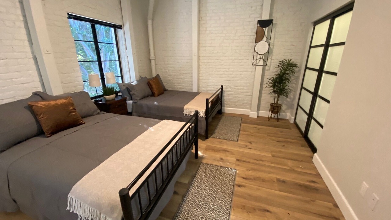 Photo of Bedroom in Pico-Union