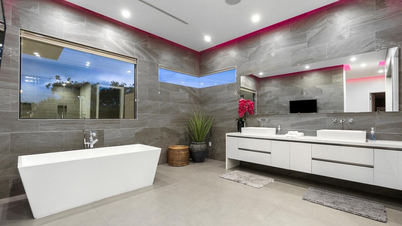 Photo of Bathroom in Beverly Grove
