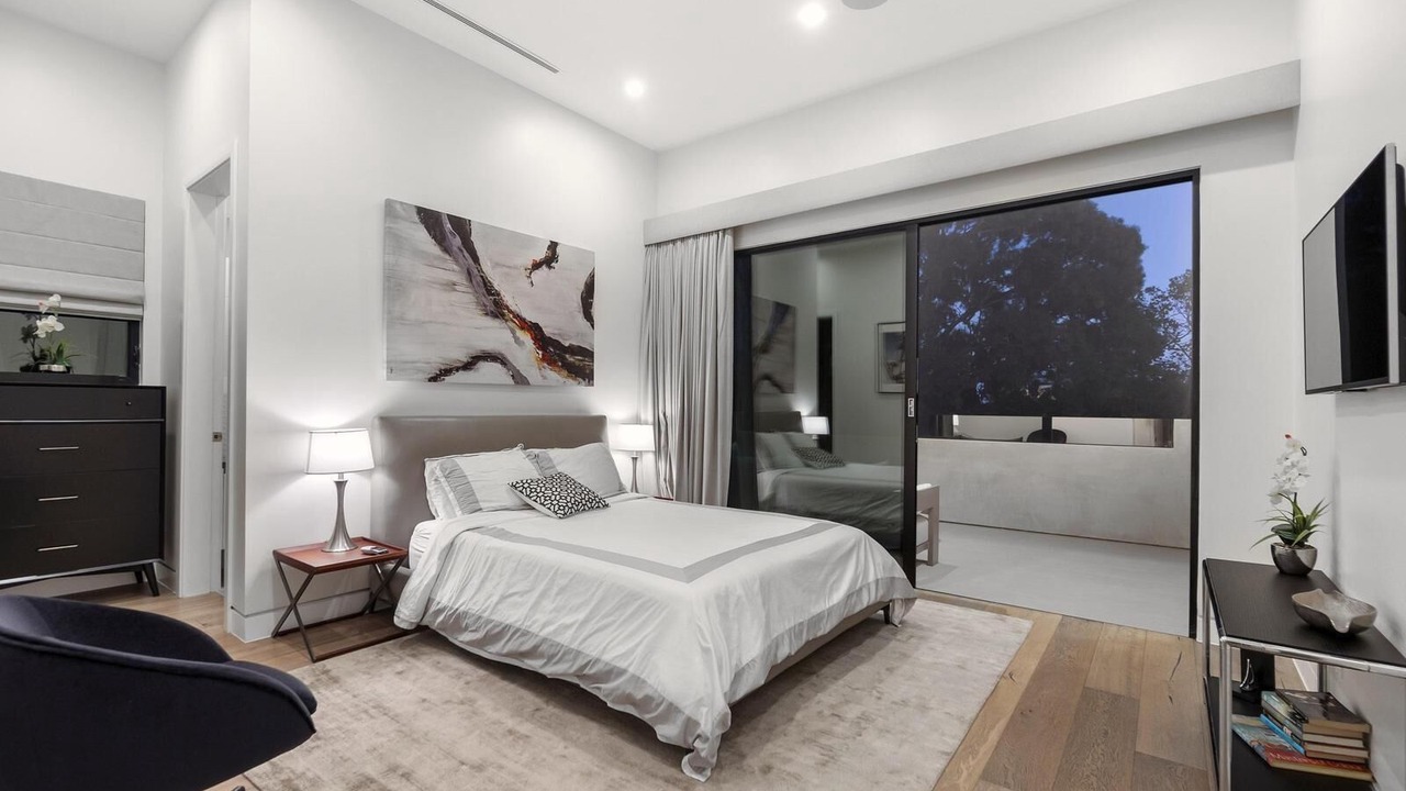 Photo of Bedroom in Beverly Grove