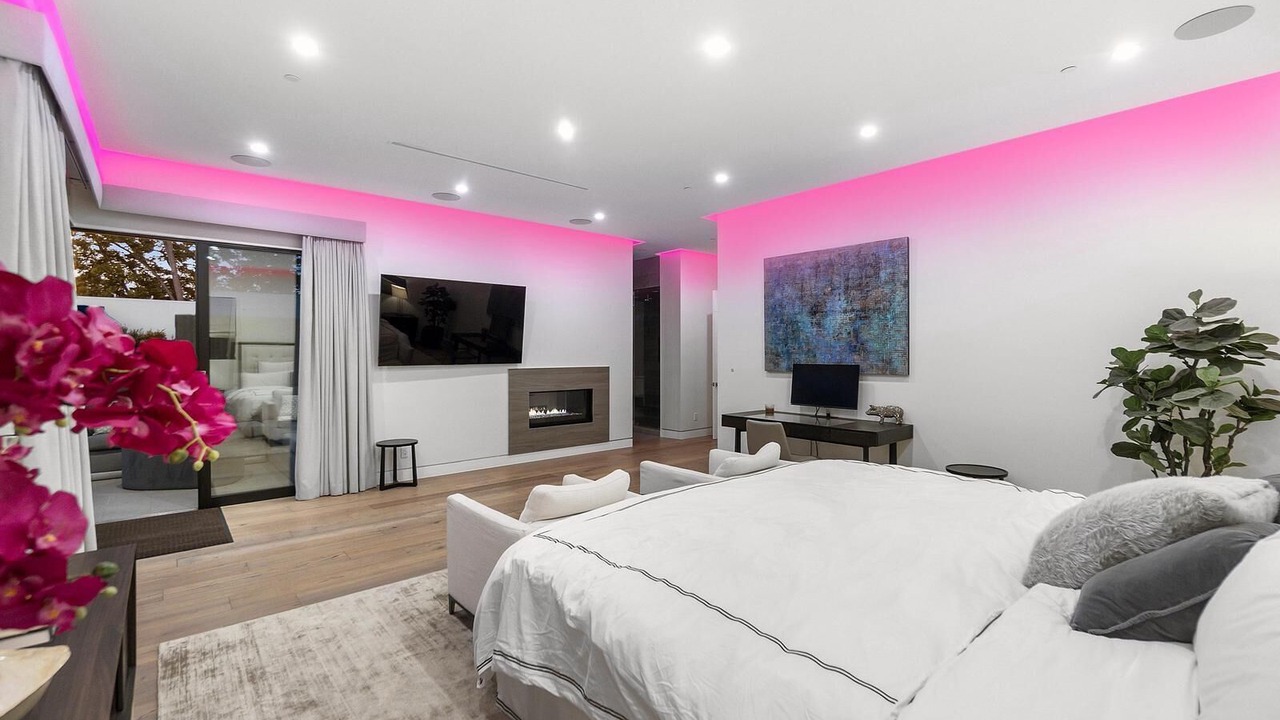 Photo of Bedroom in Beverly Grove