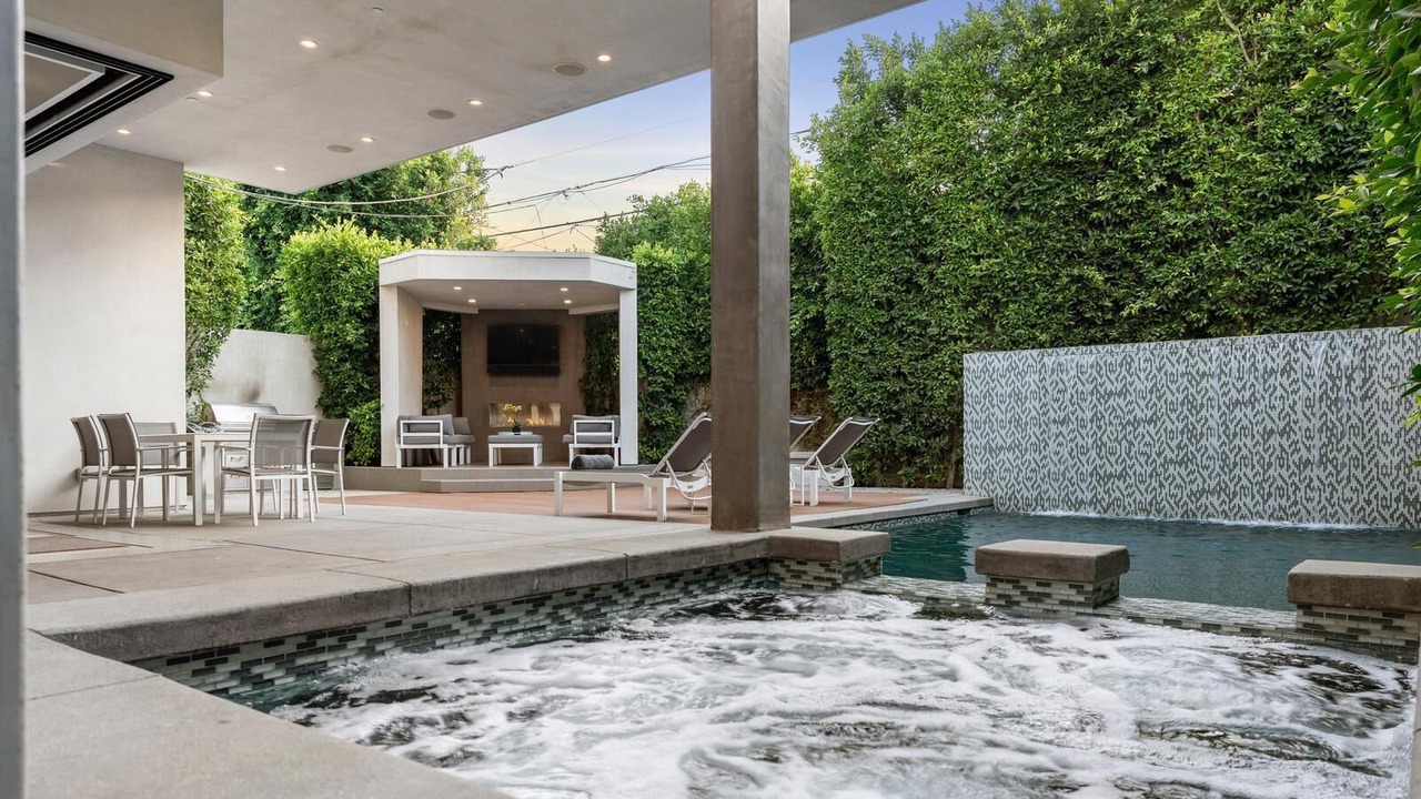 Photo of Outdoor in Beverly Grove