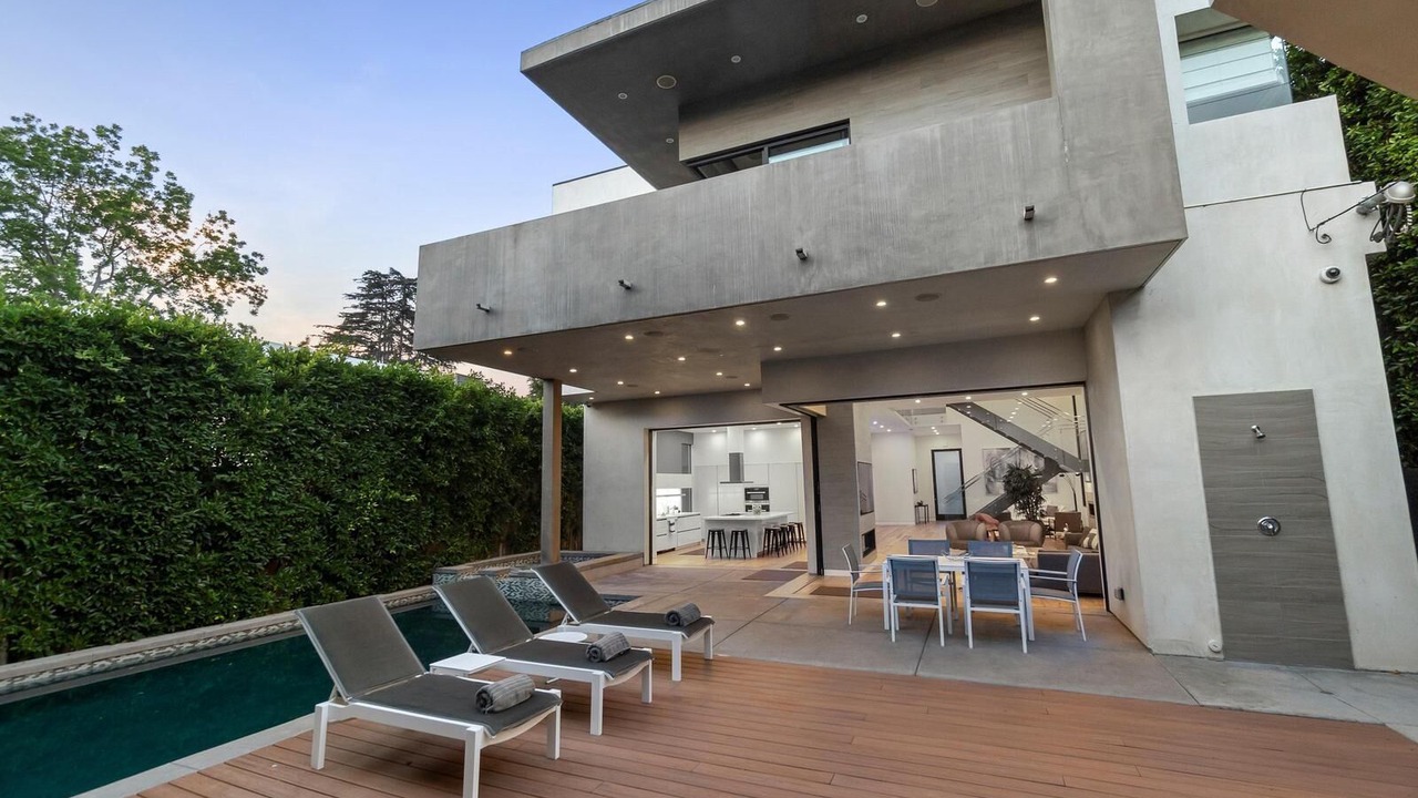 Photo of Outdoor in Beverly Grove