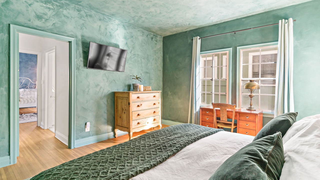 Photo of Bedroom in Los Feliz