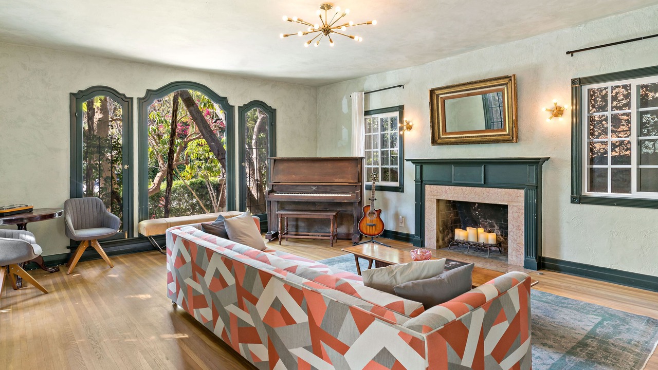 Photo of Livingroom in Los Feliz
