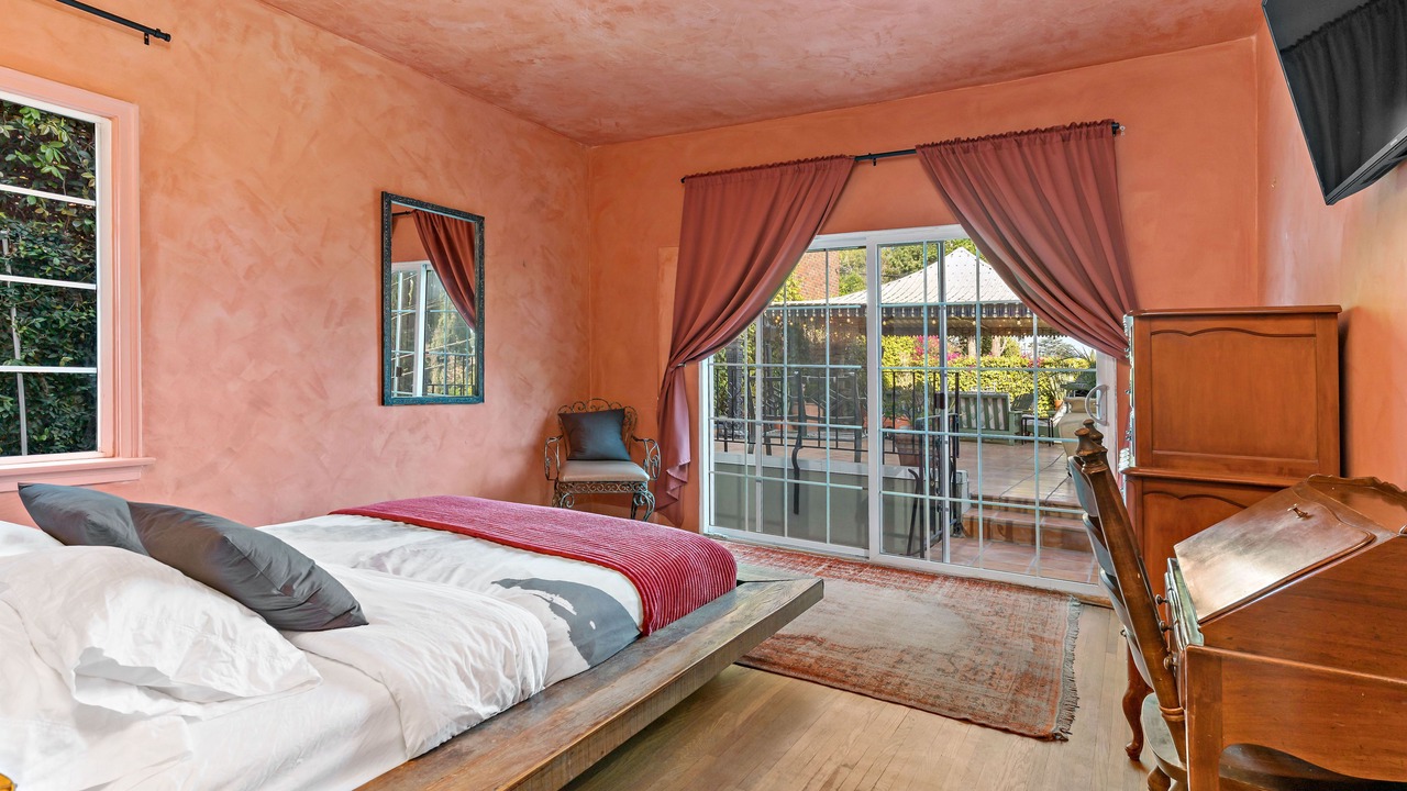 Photo of Bedroom in Los Feliz
