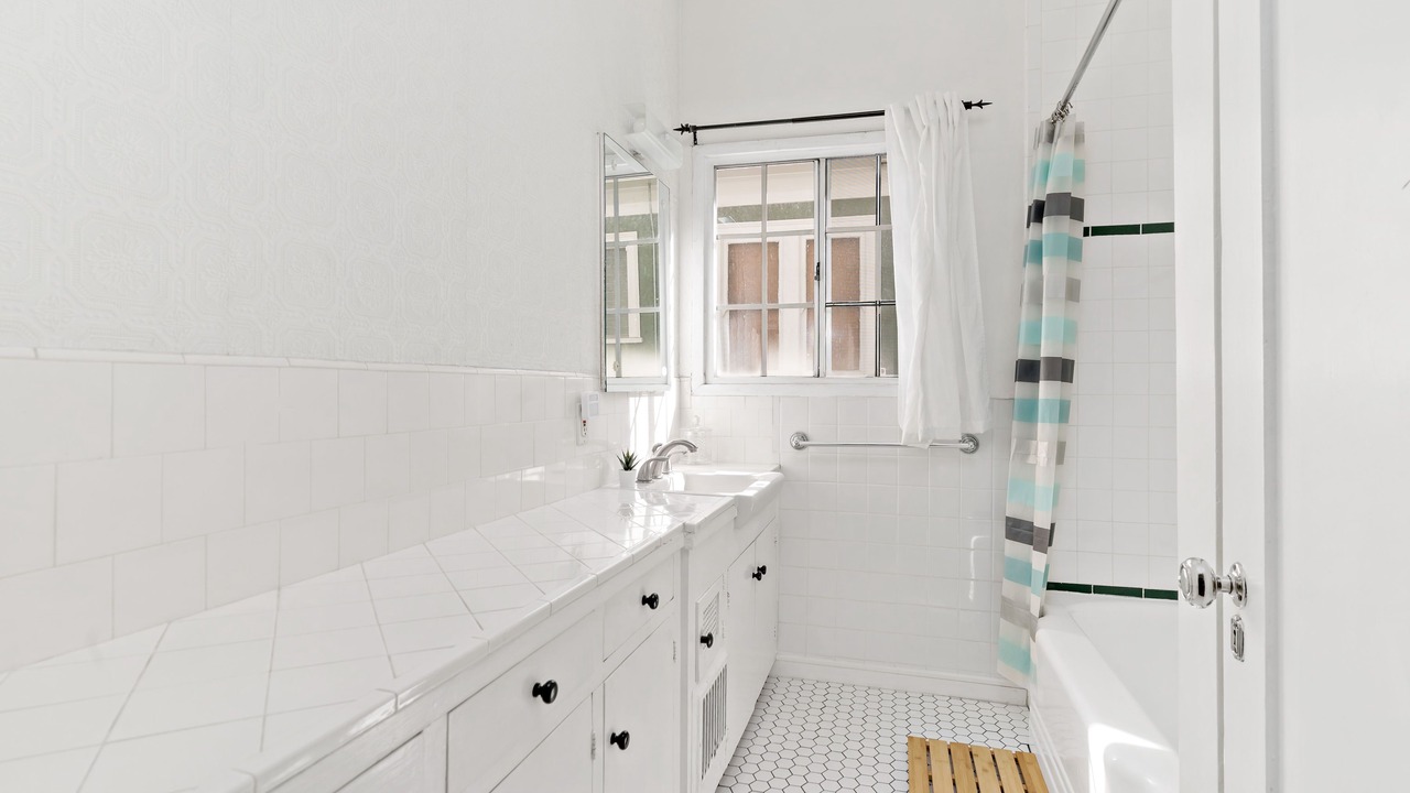 Photo of Bathroom in Los Feliz