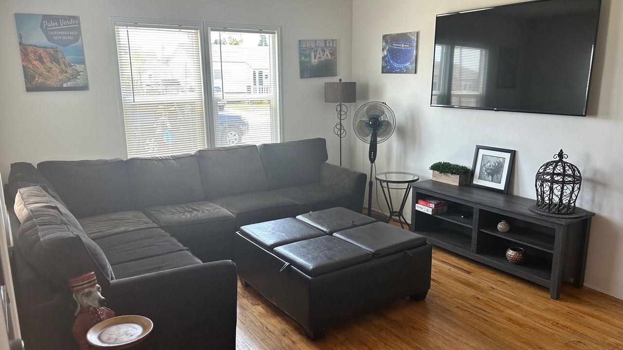 Photo of Livingroom in Del Aire