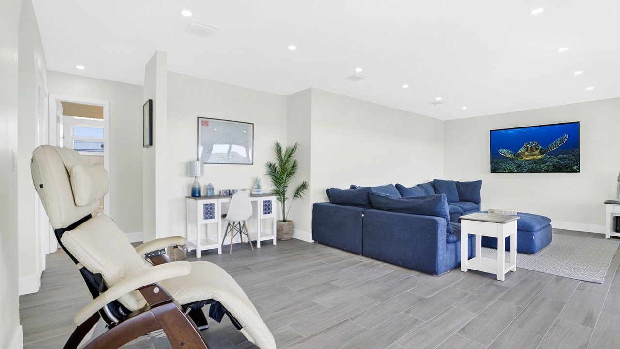 Photo of Livingroom in Cutthroat Harbor Estates