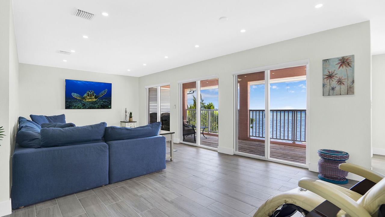 Photo of Livingroom in Cutthroat Harbor Estates