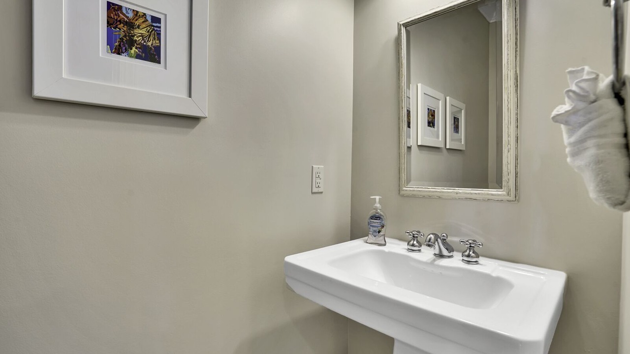 Photo of Bathroom in Marathon