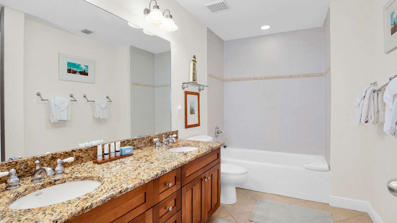 Photo of Bathroom in Marathon