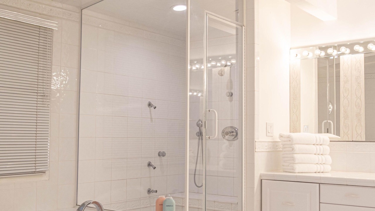 Photo of Bathroom in The Bird Streets
