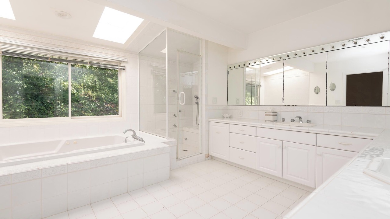 Photo of Bathroom in The Bird Streets