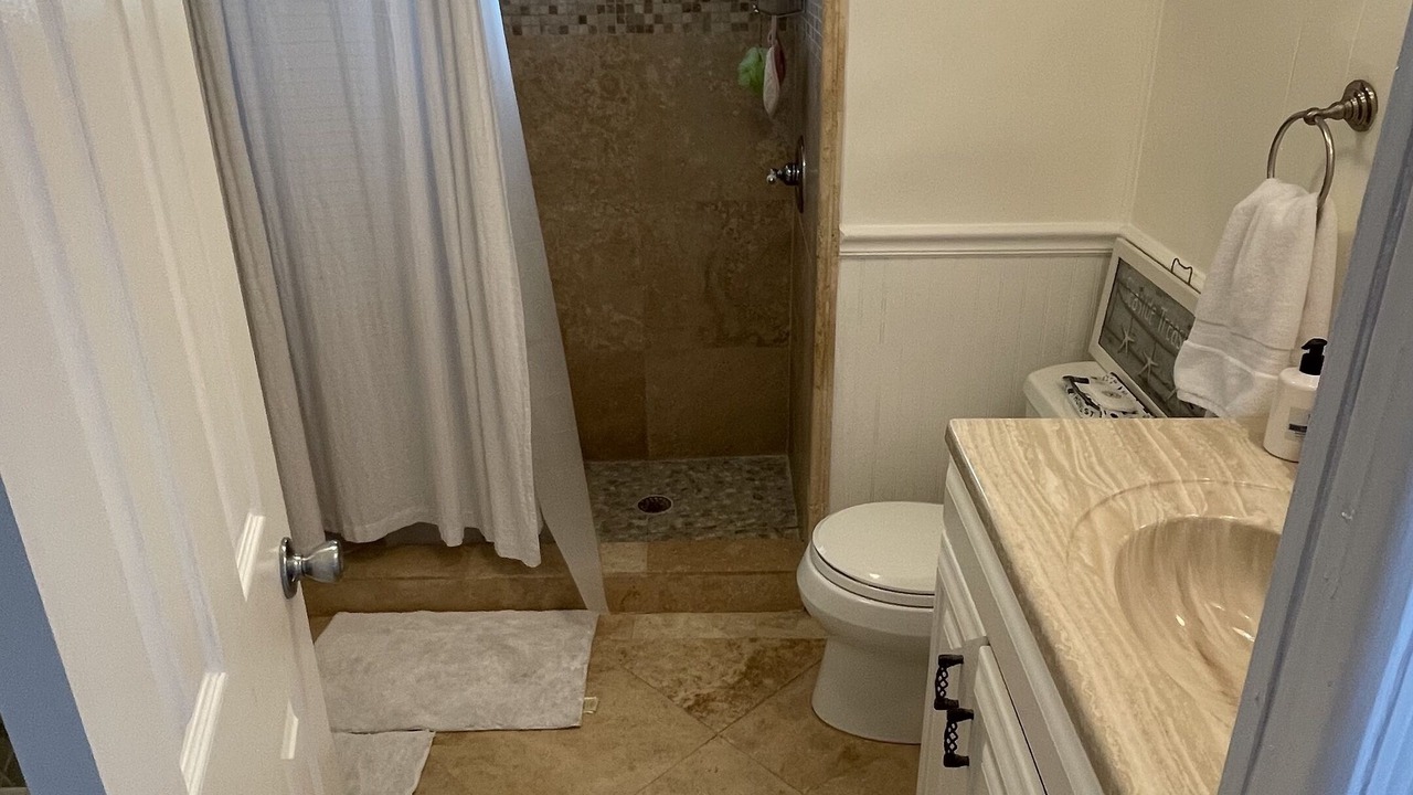 Photo of Bathroom in Tavernier