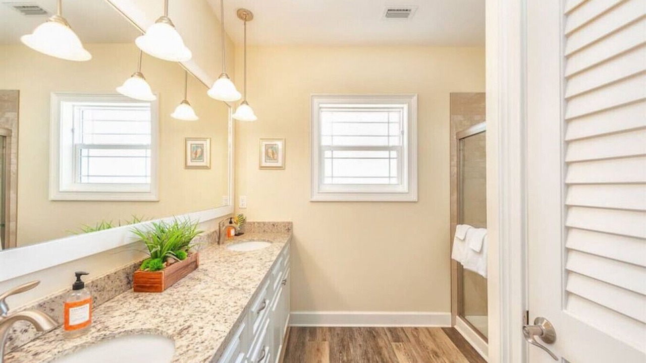 Photo of Bathroom in Marathon