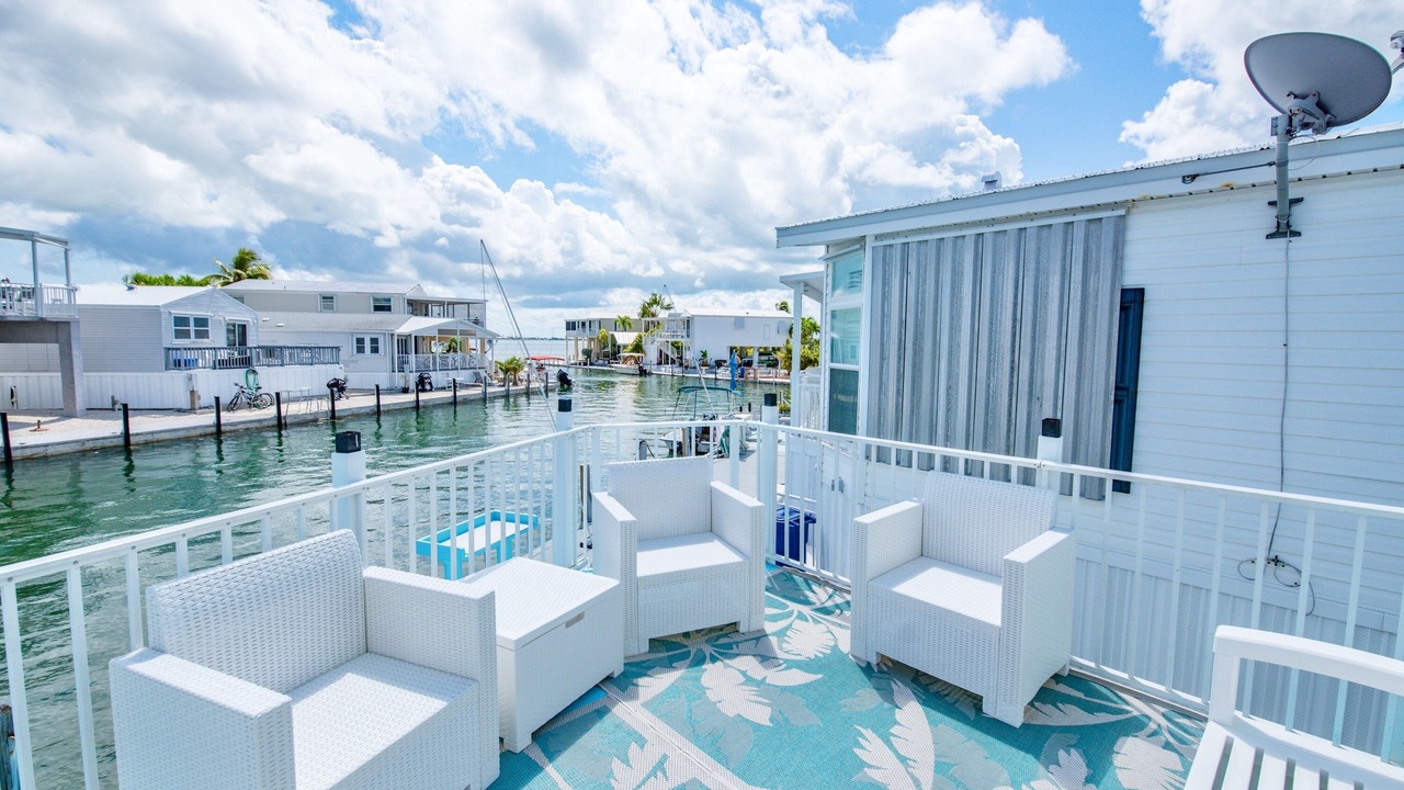 Photo of Patio Balcony in Cutthroat Harbor Estates