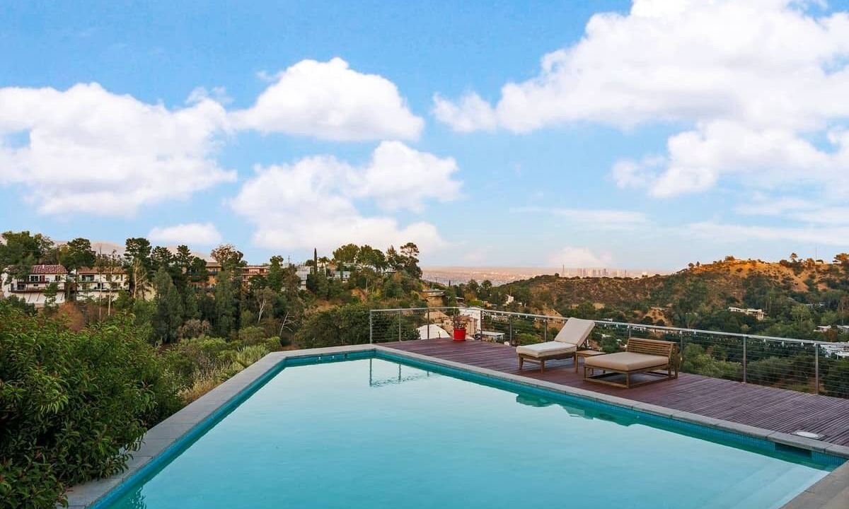Photo of Outdoor in Hollywood Hills West