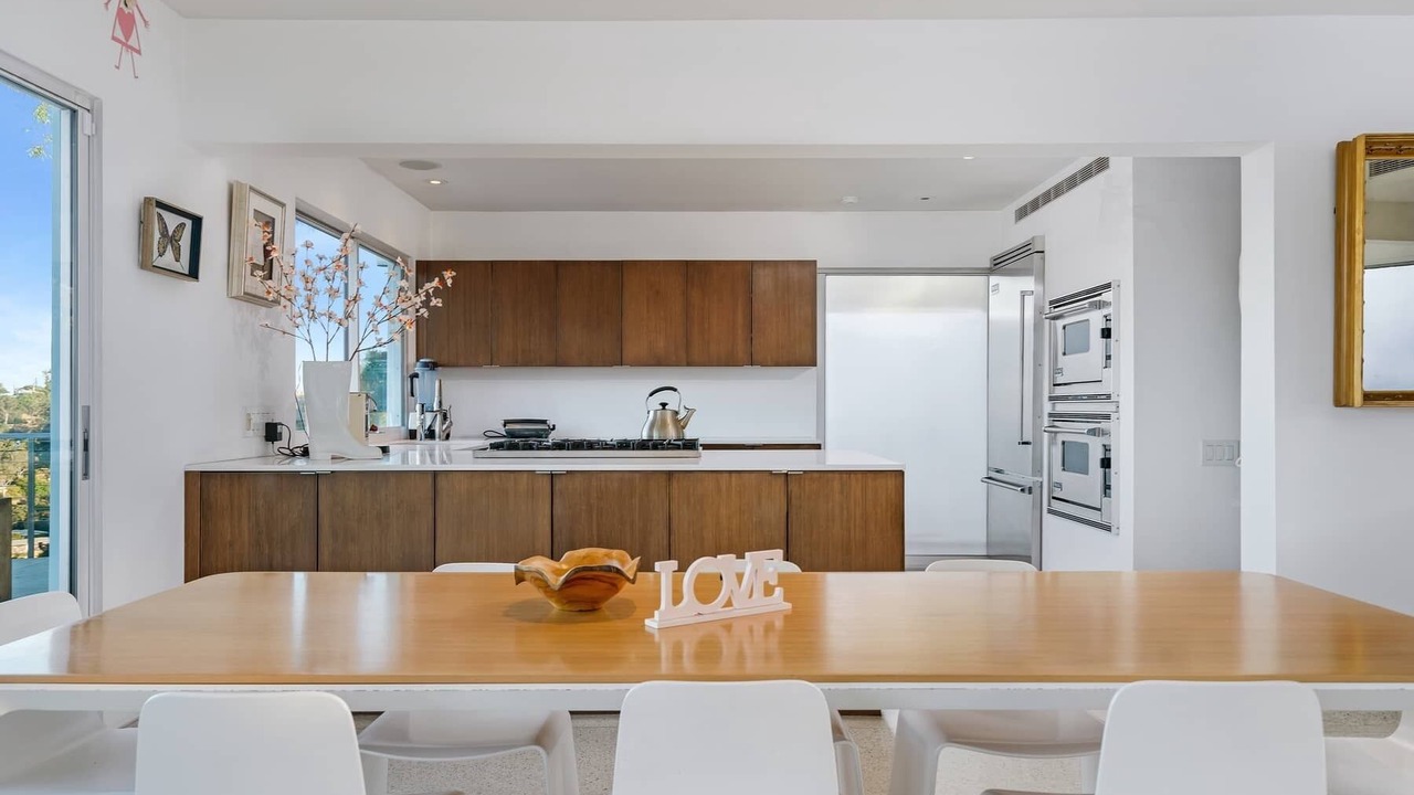 Photo of Others in Hollywood Hills West