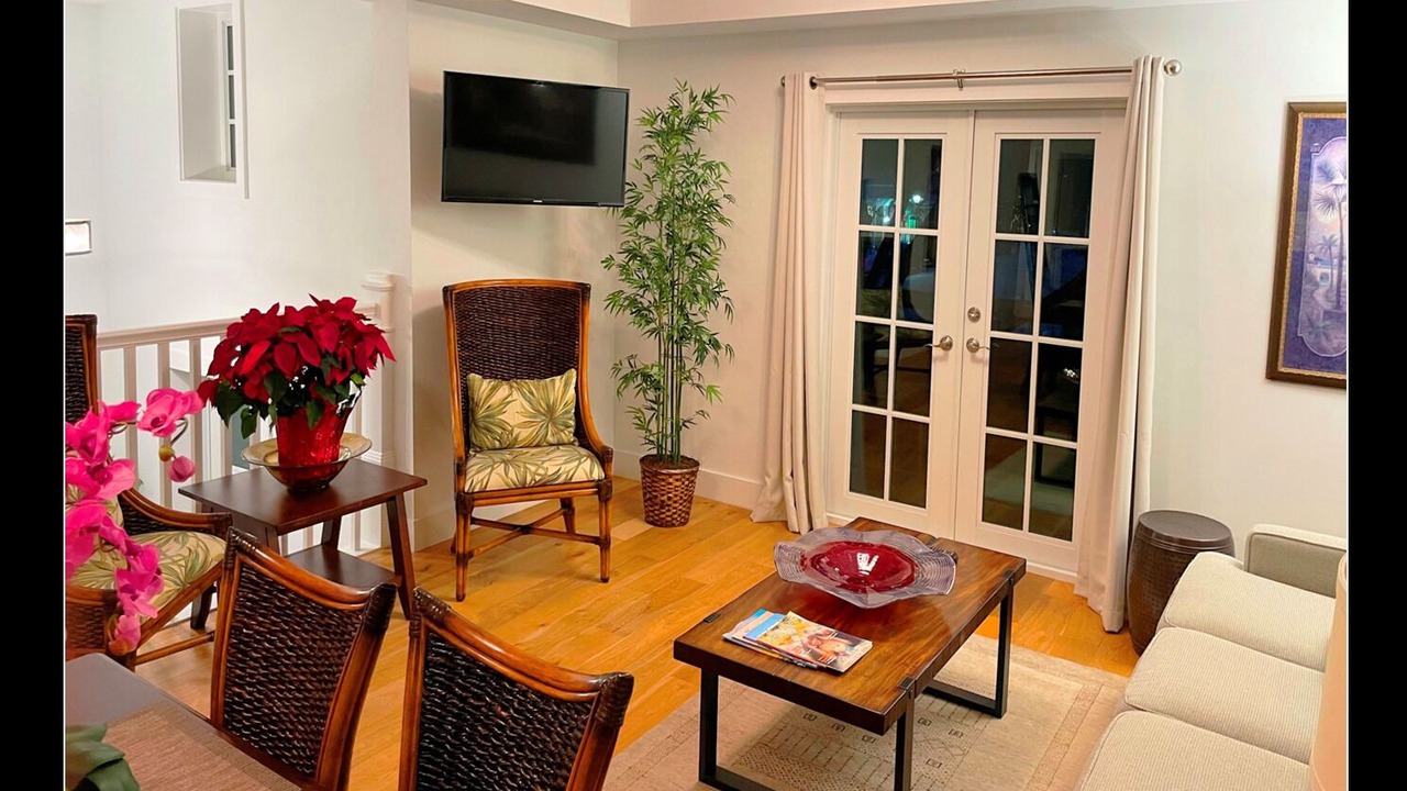 Photo of Livingroom in Historic Seaport