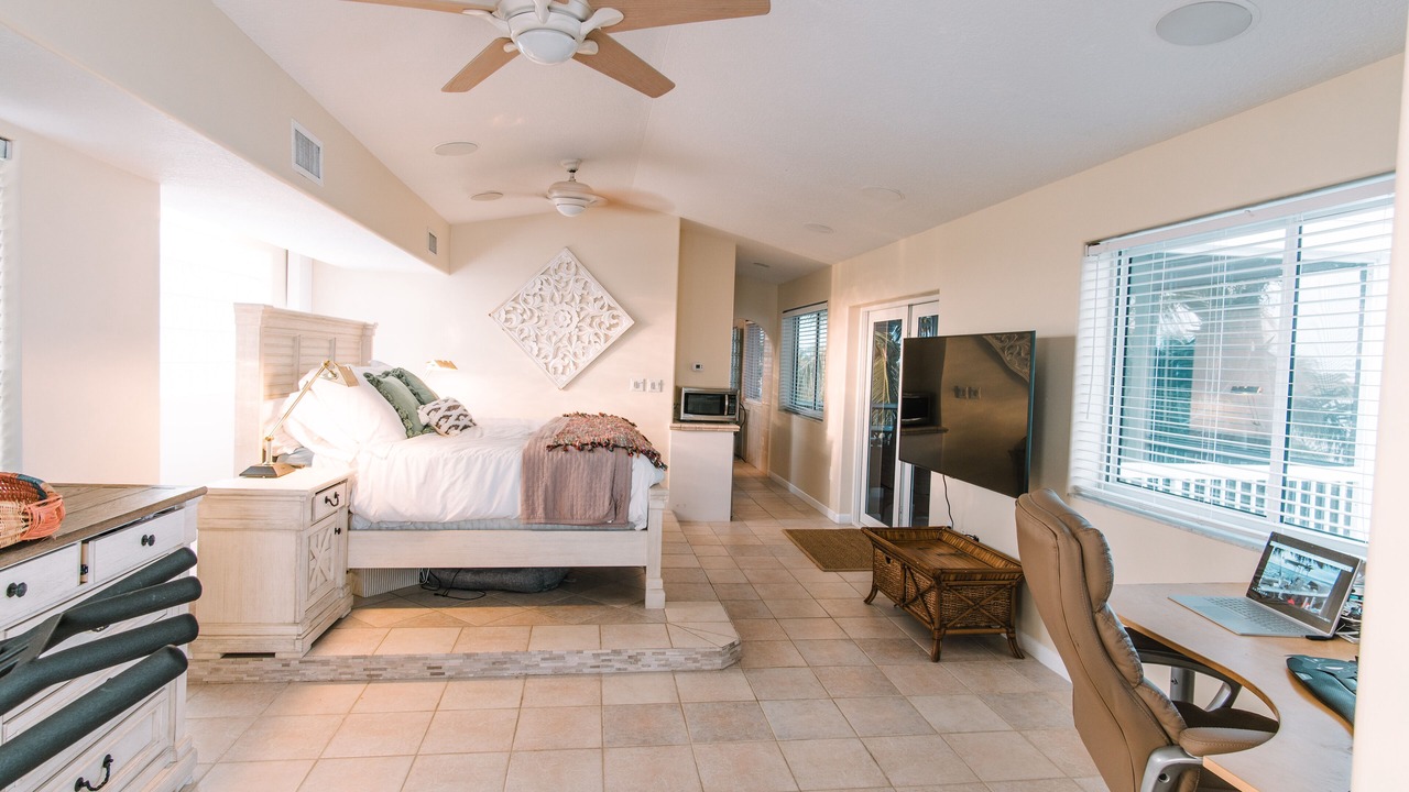 Photo of Bedroom in Tropical Bay Estates