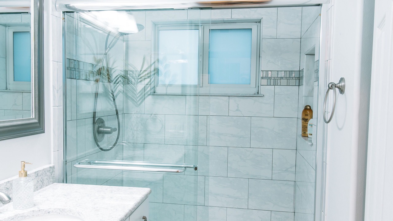 Photo of Bathroom in Tropical Bay Estates
