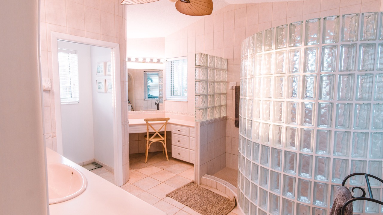 Photo of Bathroom in Tropical Bay Estates