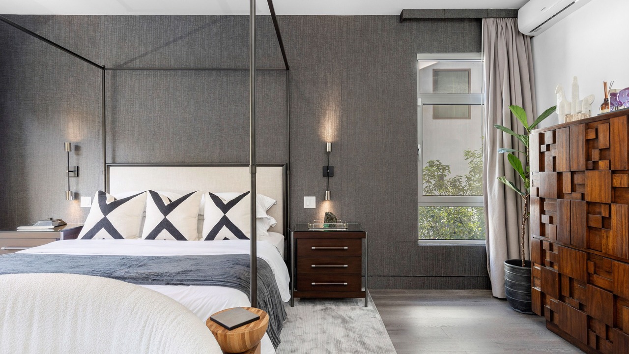 Photo of Bedroom in Hollywood Dell