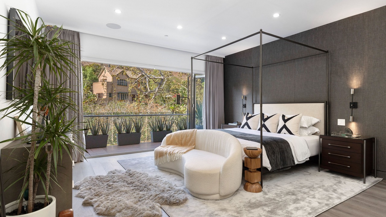 Photo of Bedroom in Hollywood Dell