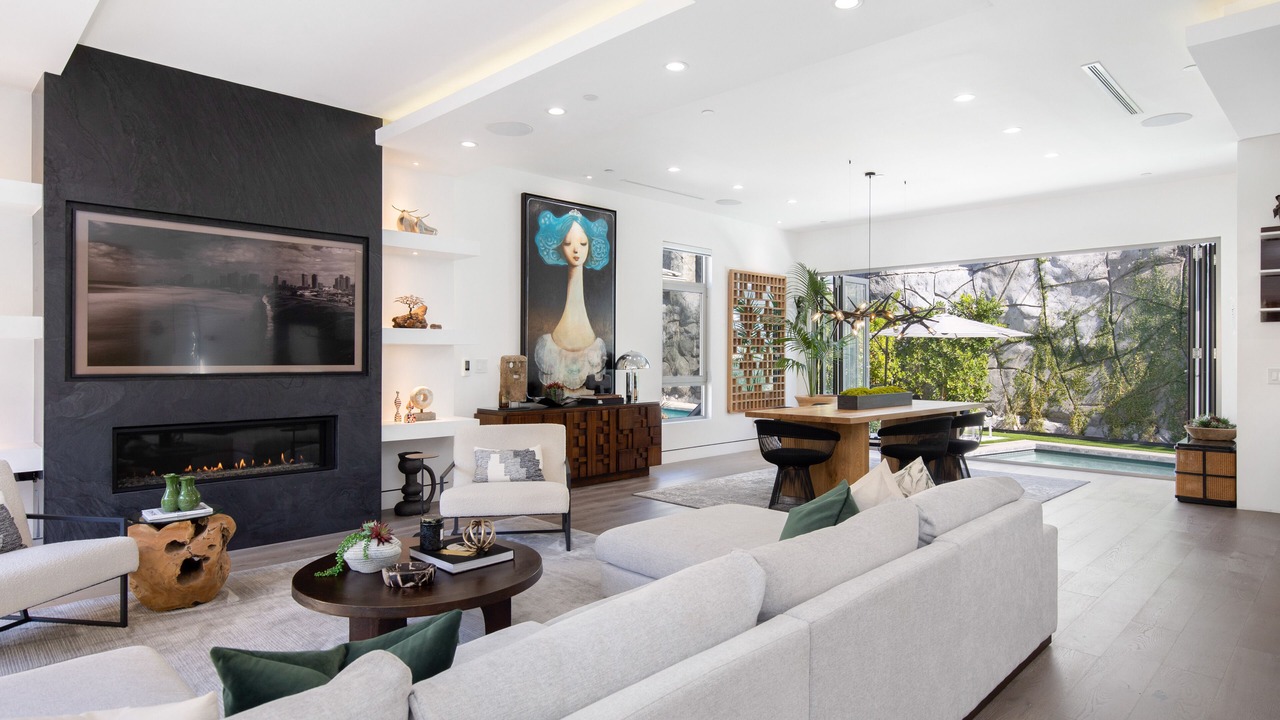 Photo of Livingroom in Hollywood Dell