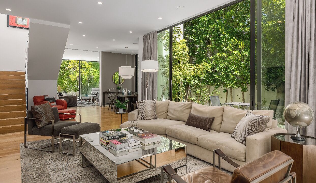 Photo of Livingroom in Melrose