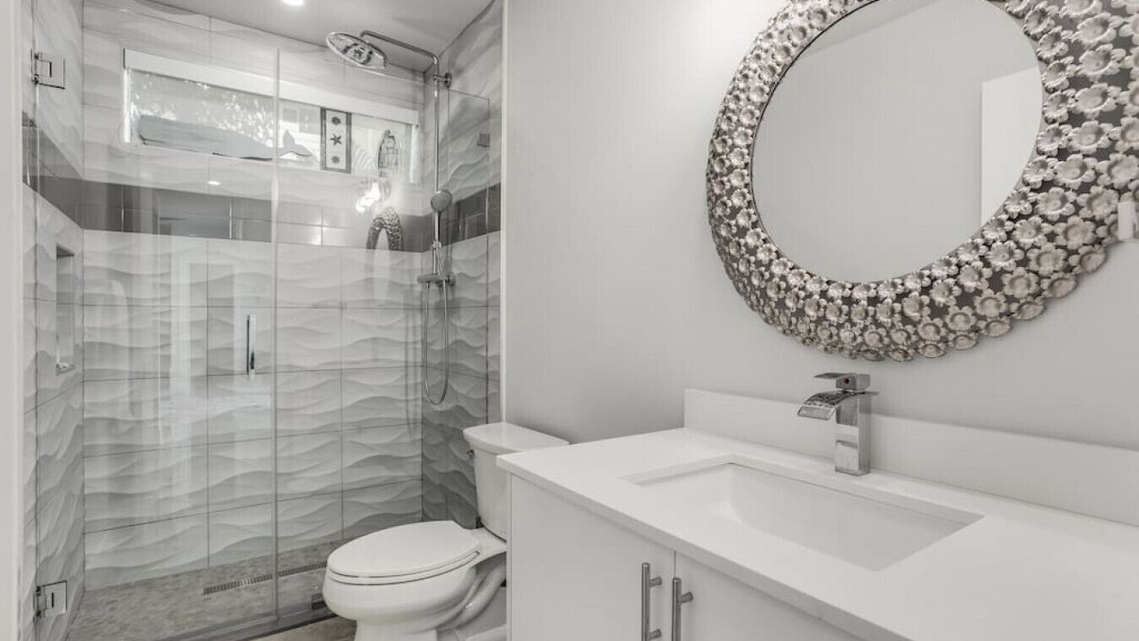 Photo of Bathroom in Venetian Shores