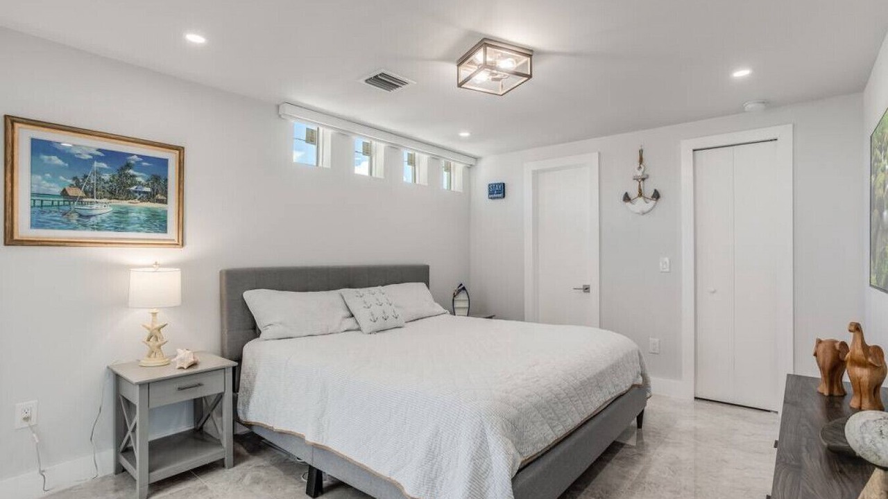 Photo of Bedroom in Venetian Shores