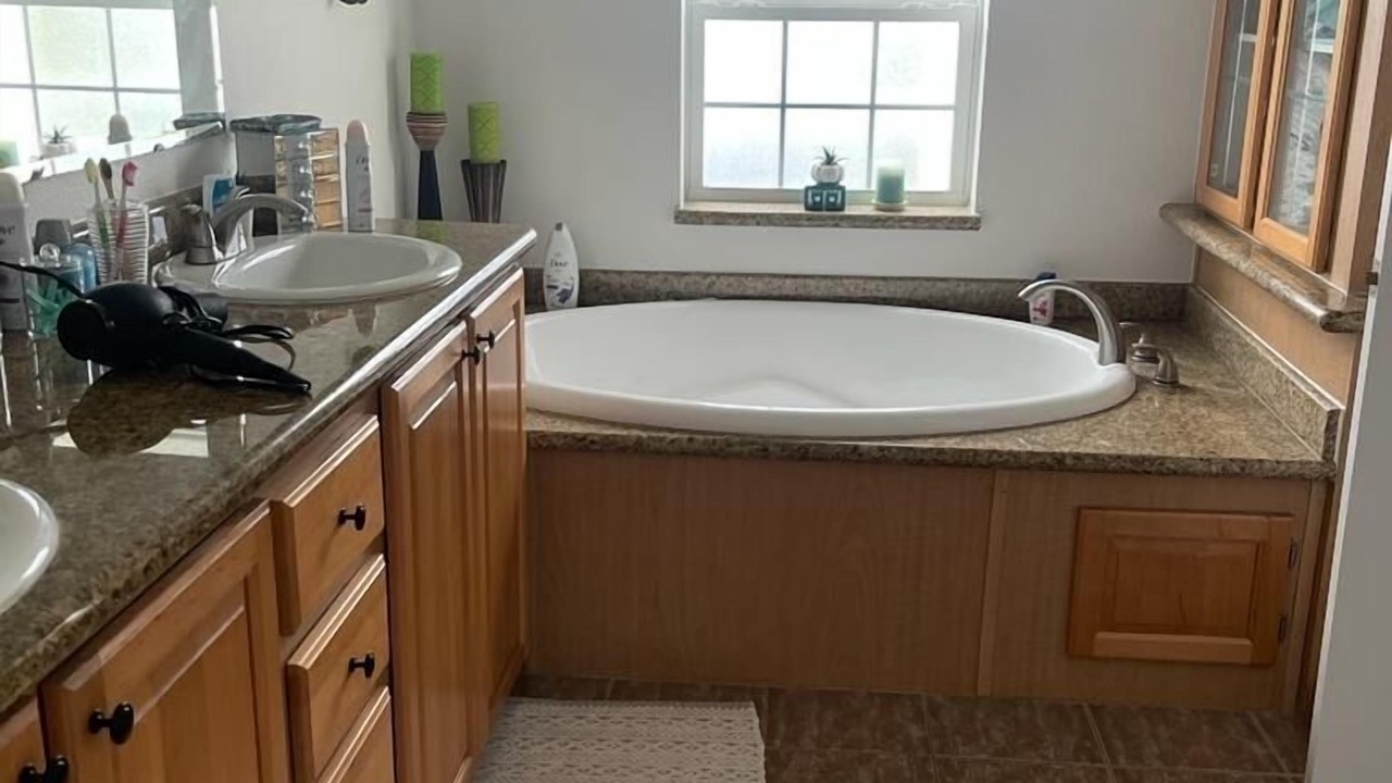 Photo of Bathroom in Anglers Park