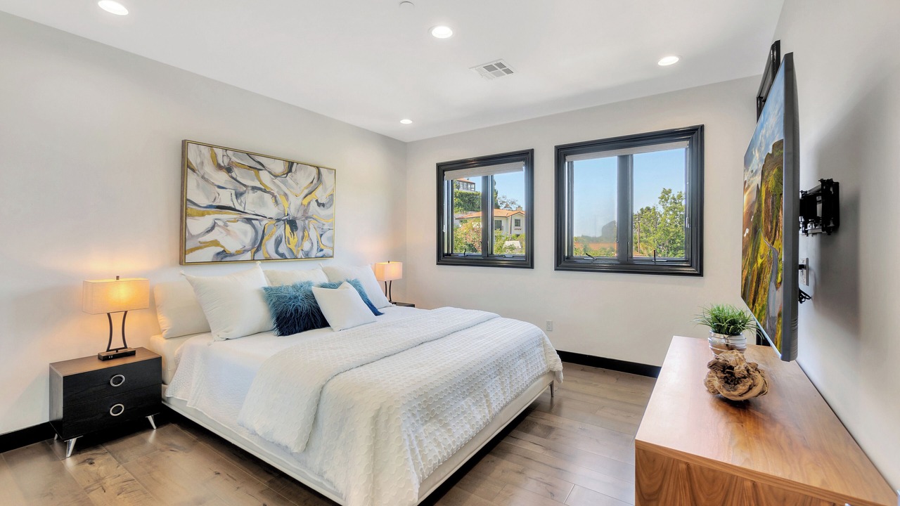 Photo of Bedroom in Hollywood Dell