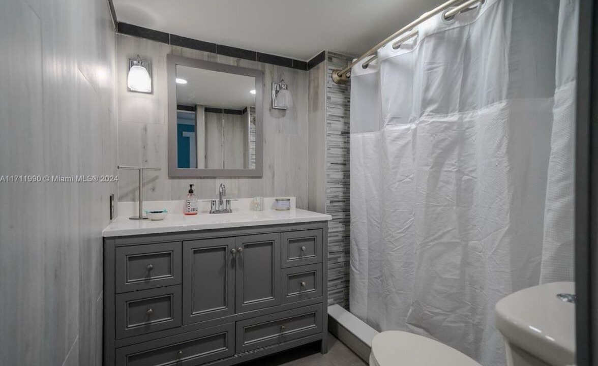 Photo of Bathroom in Twin Lakes