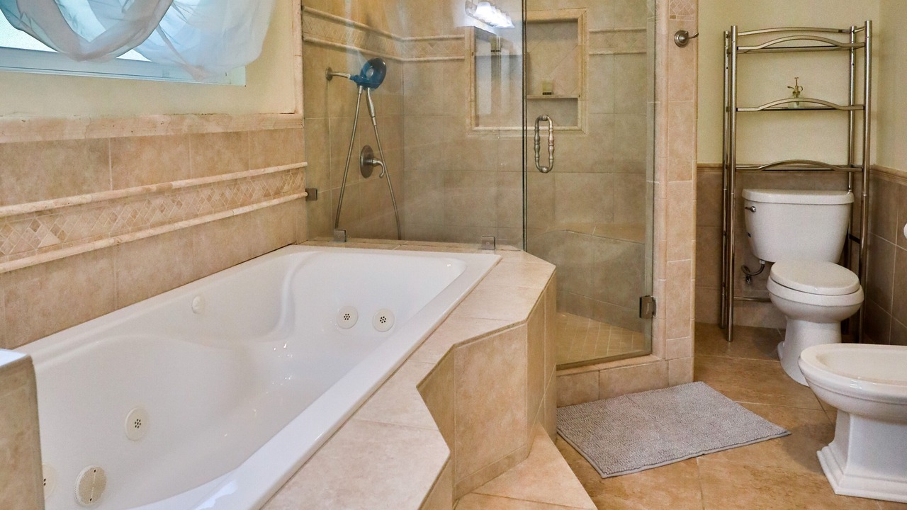 Photo of Bathroom in Carthay Circle