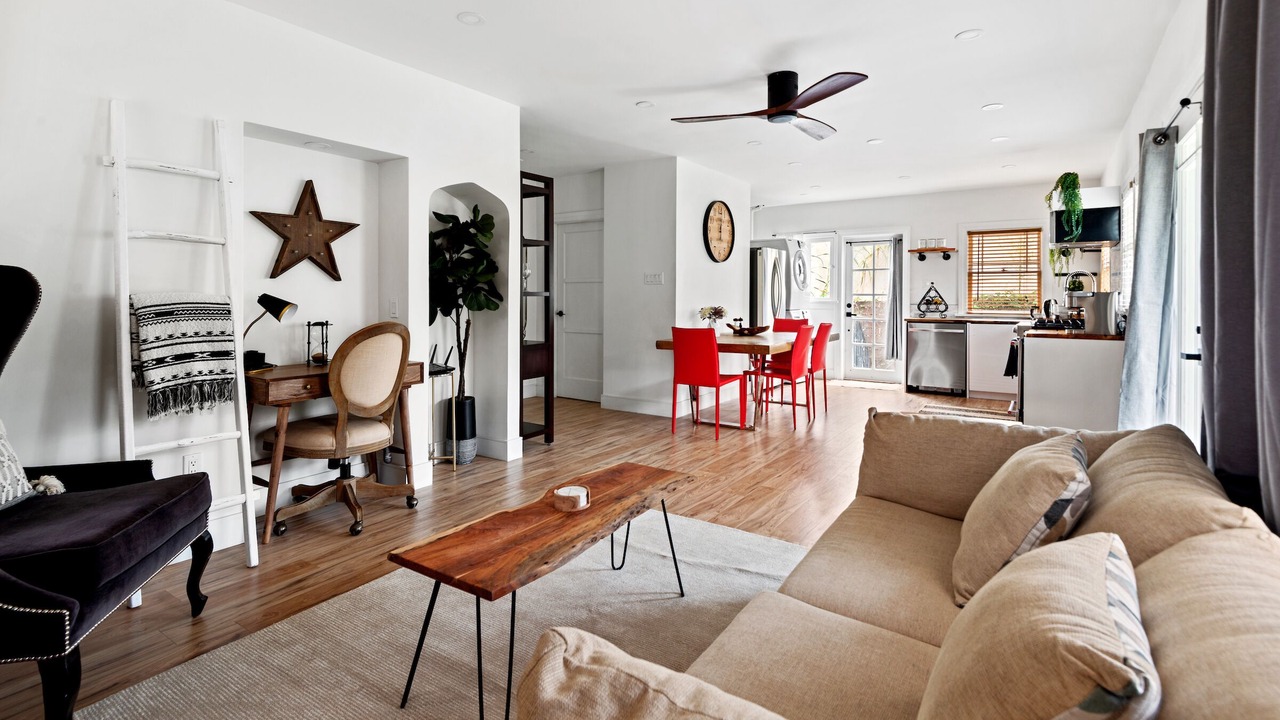 Photo of Livingroom in Carlson Park