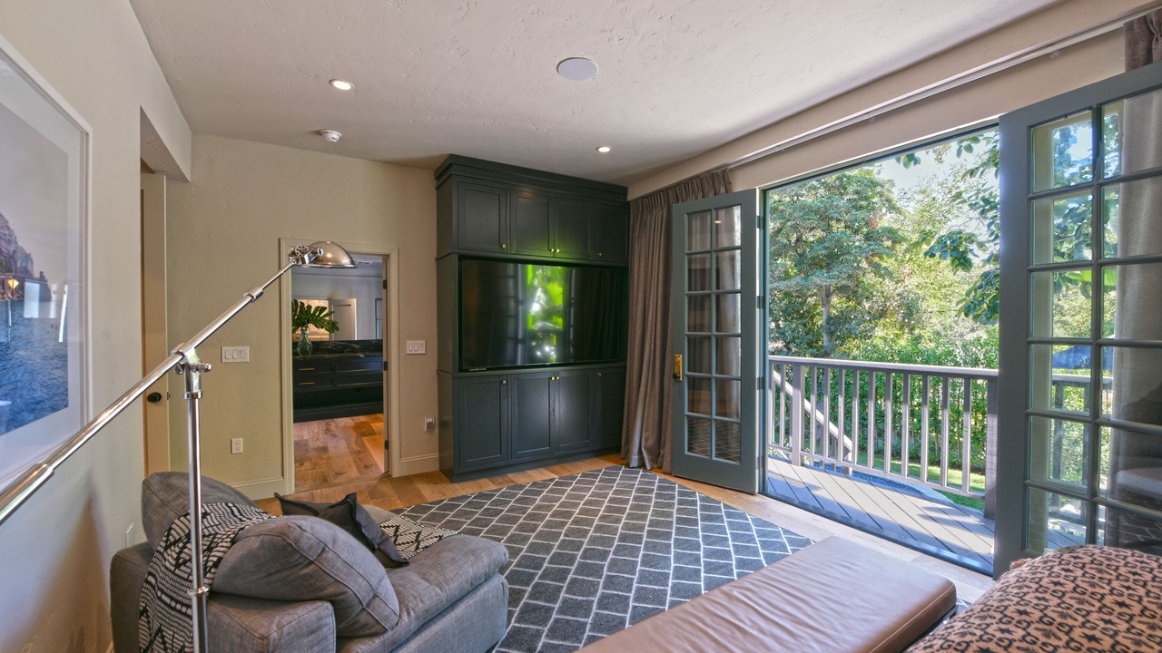 Photo of Bedroom in Beachwood Canyon