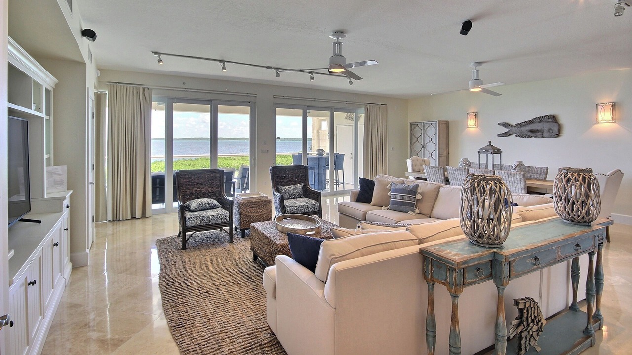 Photo of Livingroom in Rock Harbor