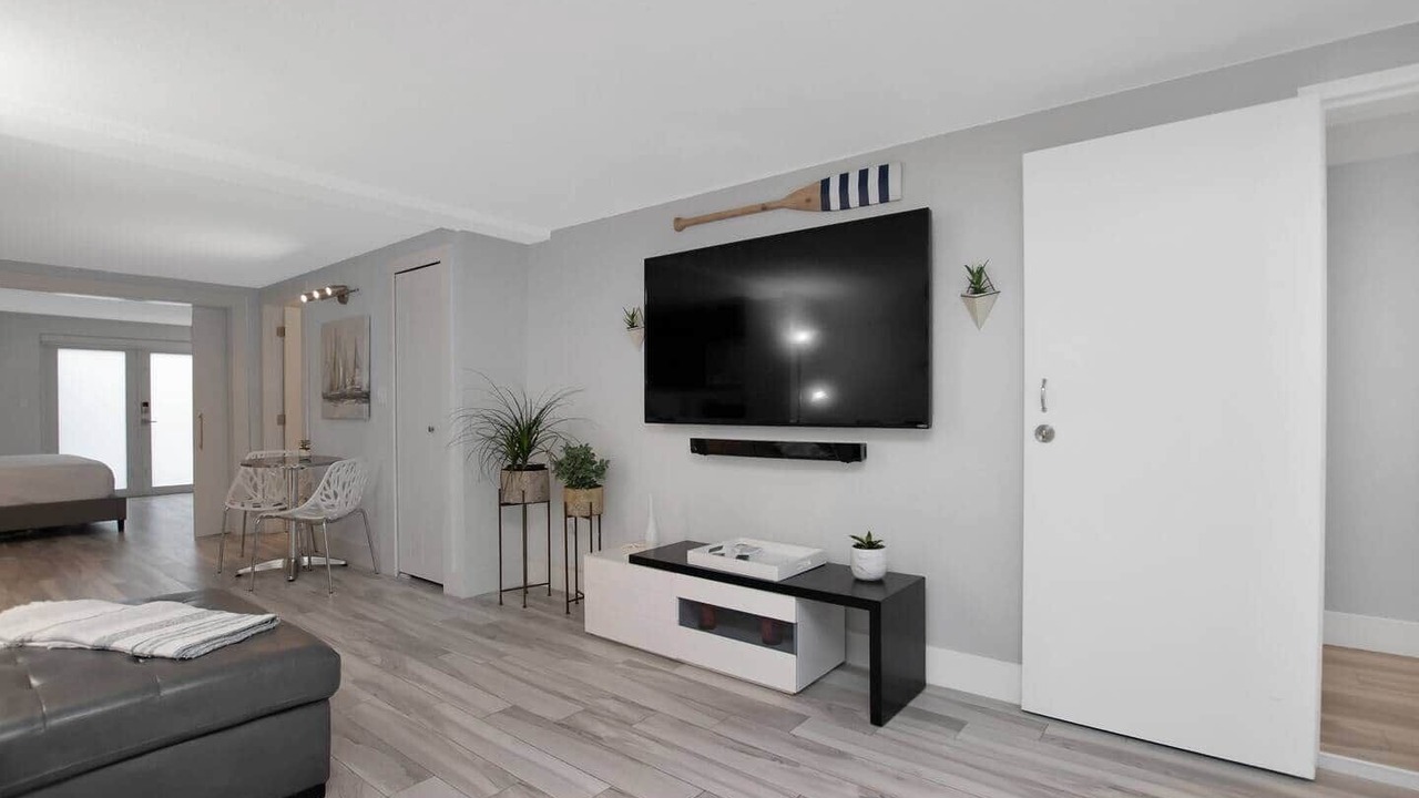 Photo of Livingroom in Rock Harbor