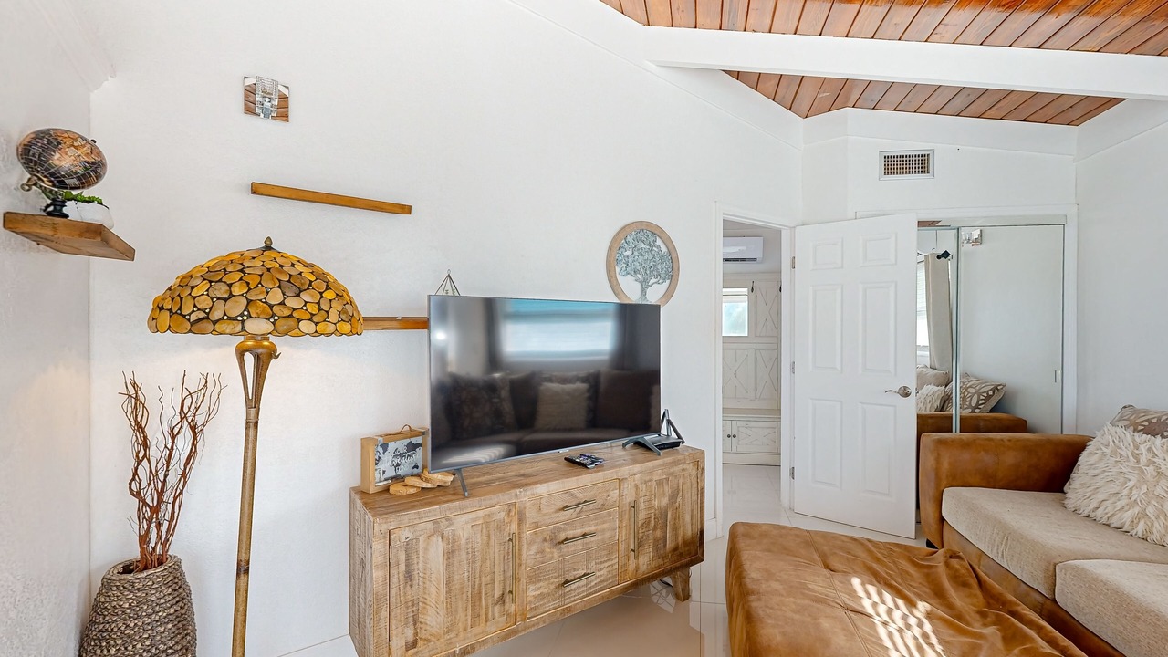 Photo of Livingroom in Summerland Key