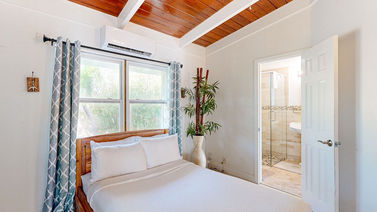 Photo of Bathroom in Summerland Key